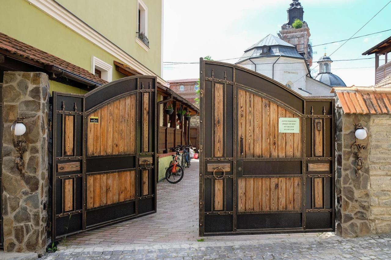 Гостерія"Old Town" Hotel Kamianets-Podilskyi Exterior photo